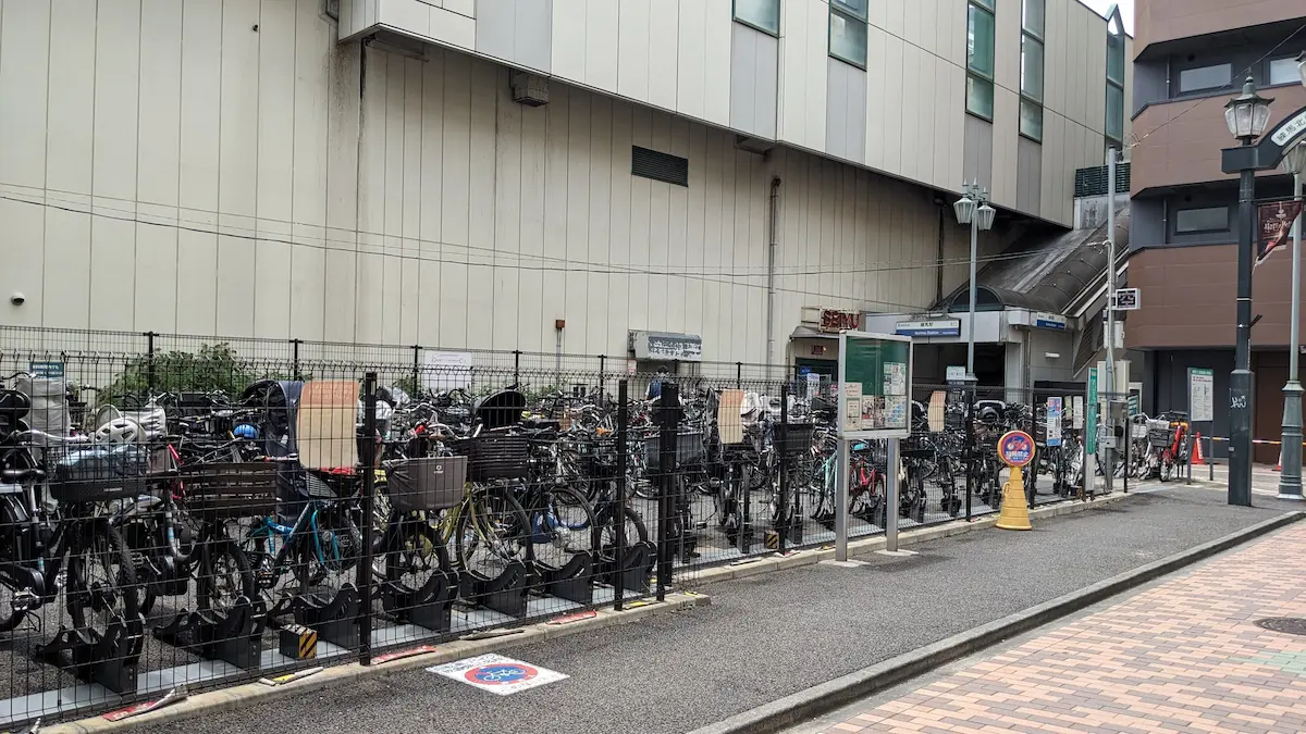 練馬駅の駐輪場の外観