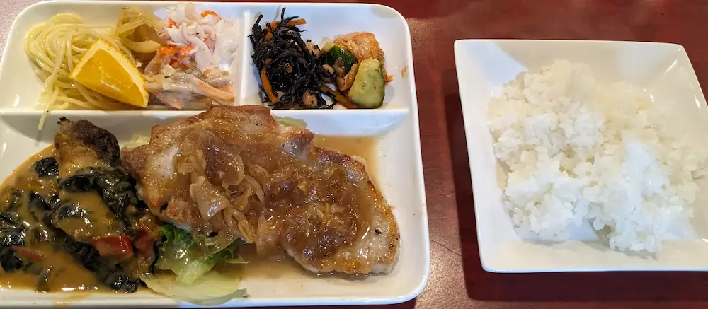 練馬の洋食店ローズマリーのポークソテー