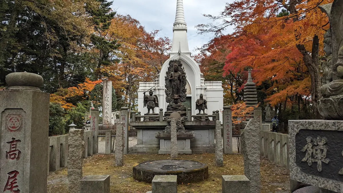 高尾山の綺麗な紅葉