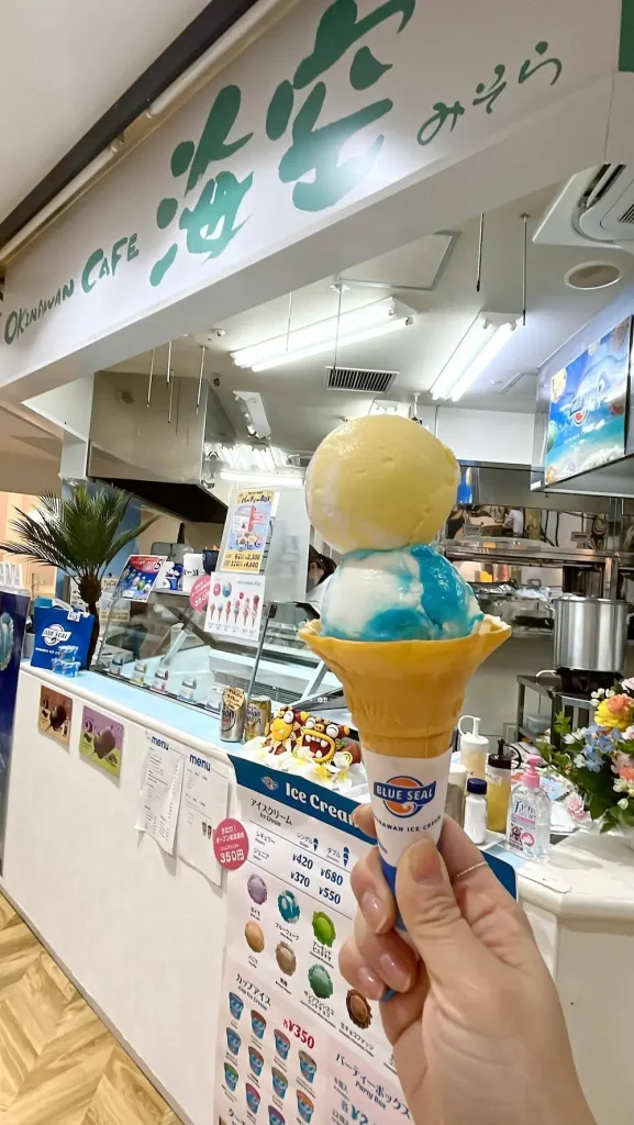 京都府京都市Okinawan Cafe海空のメニューのブルーシールアイス