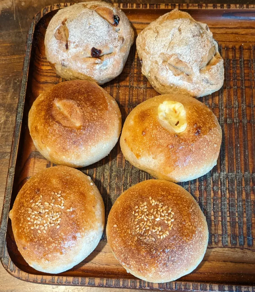練馬区桜台にある雑穀パンの店「ひね」で買ったパン
