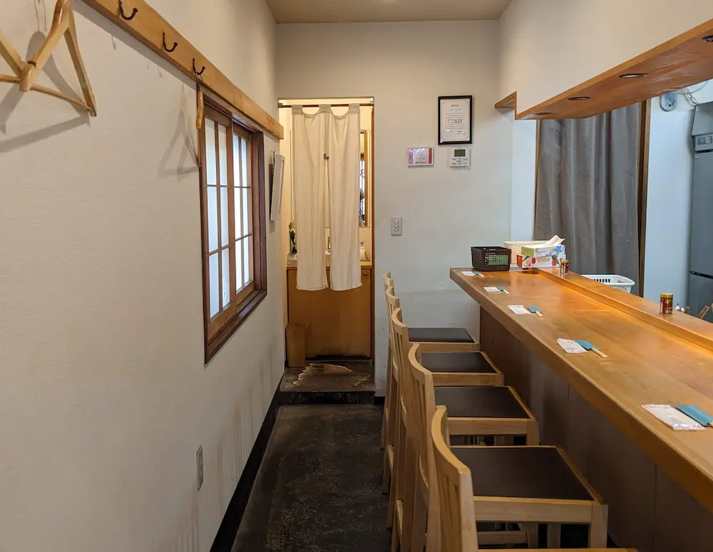 野方の天ぷら屋「天若」の店内の雰囲気