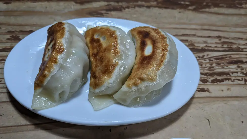 練馬の台湾まぜそば「麺 酒 やまの」のジャンボ餃子
