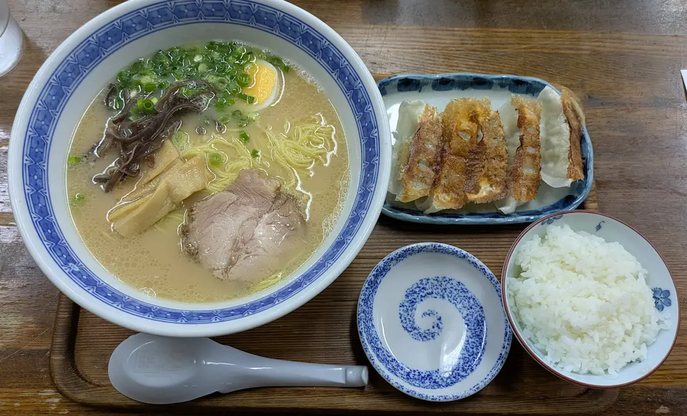 練馬にあるラーメンふくちゃんのラーメン餃子セット