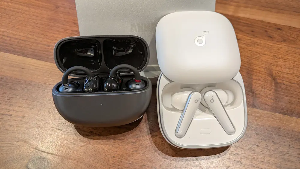 EarFun Clip(イヤーファンクリップ)とAnker Soundcore Liberty 5(アンカーリバティ5)の外観比較