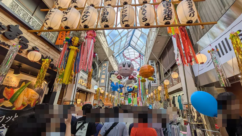 阿佐ヶ谷　七夕祭りで商店街の熱気が凄い