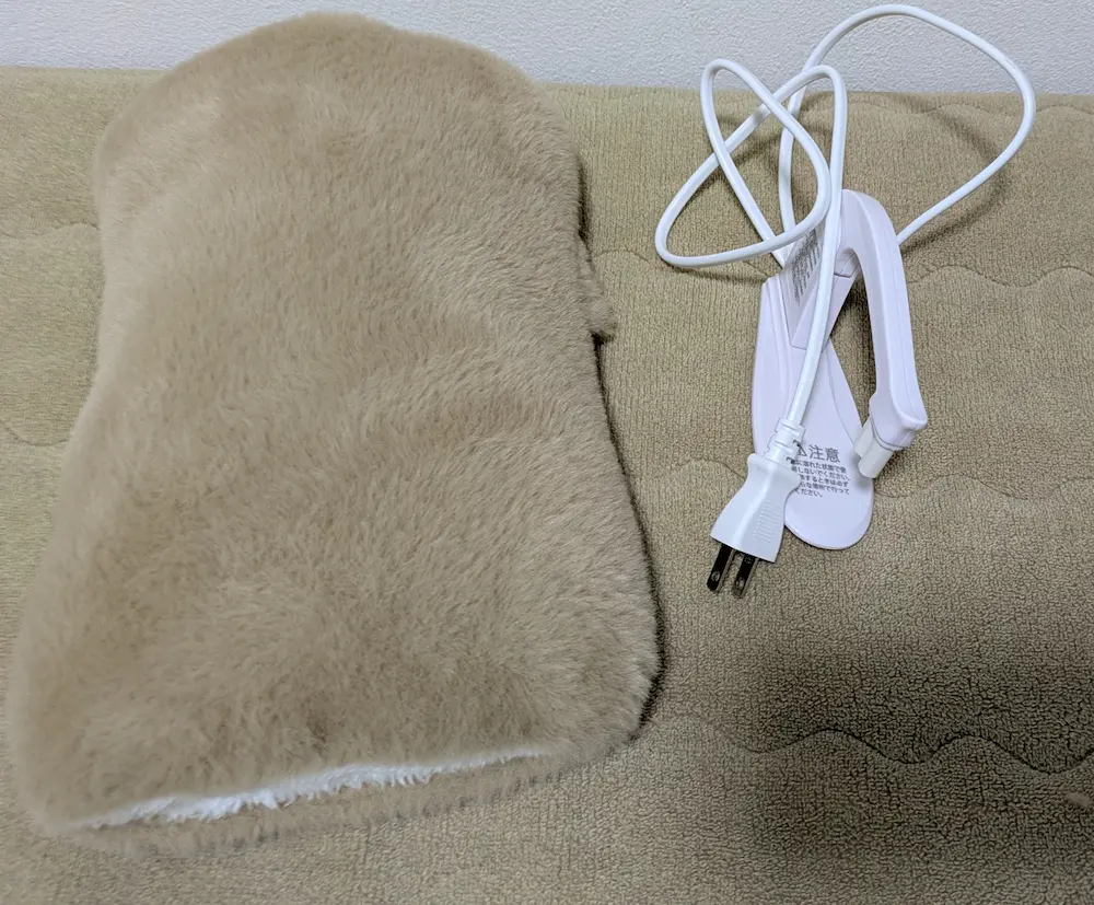 YUSIDOの充電式電気湯たんぽ外観